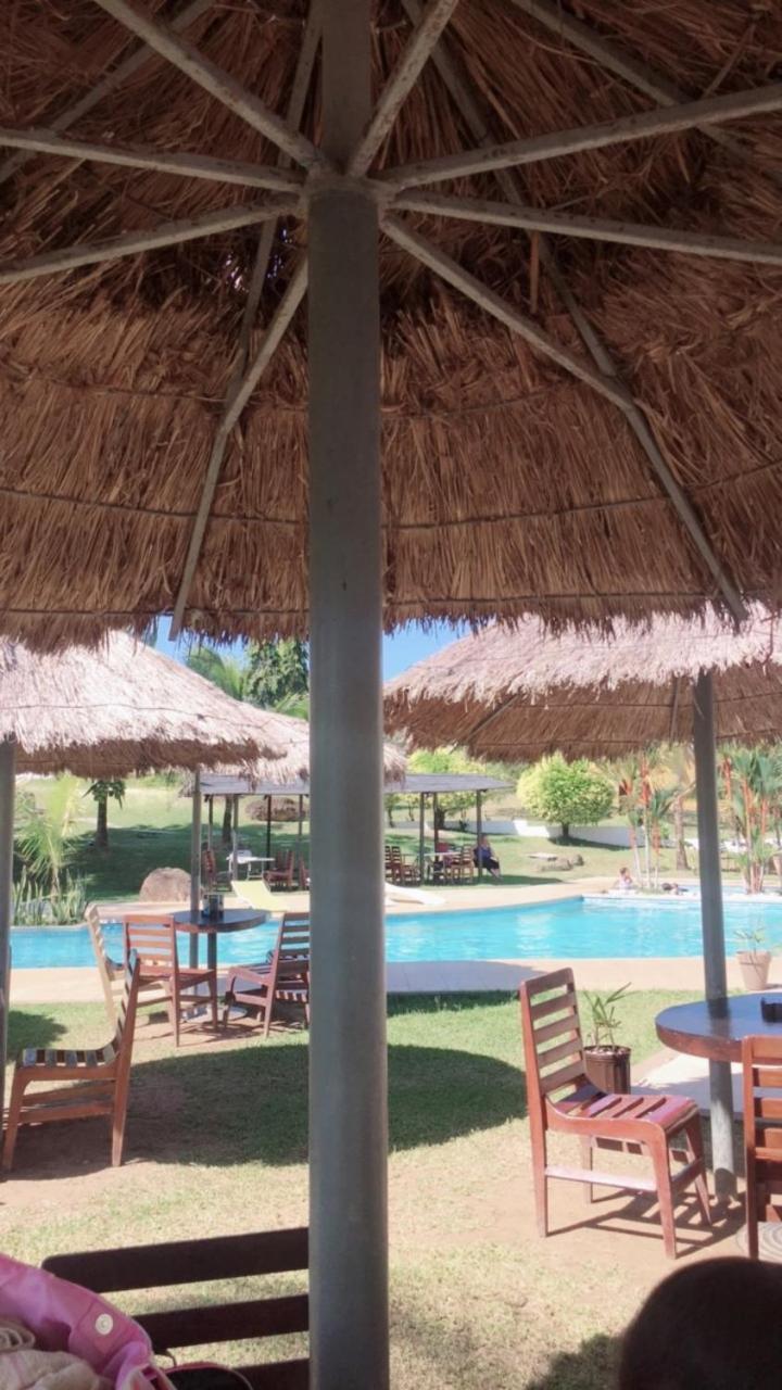 Hotel Vista Lago Сантяго Екстериор снимка